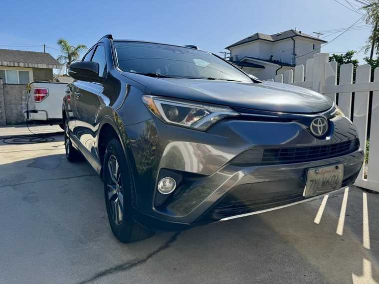 Vic’s Pressure Washing & Auto Detailing work 3